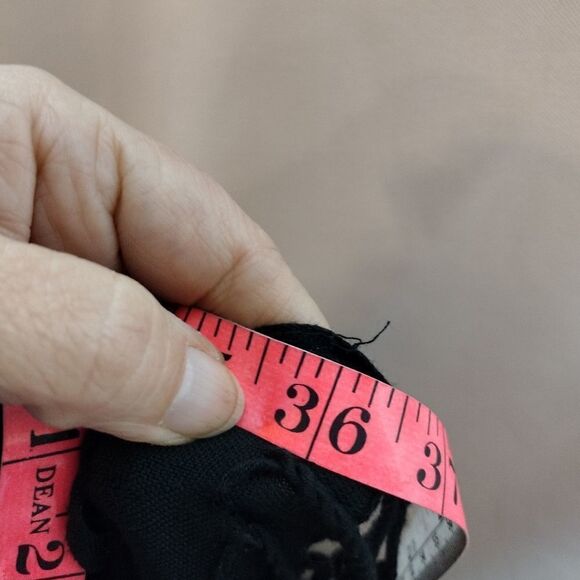 Embroidered scarf  - Picture 4 of 4